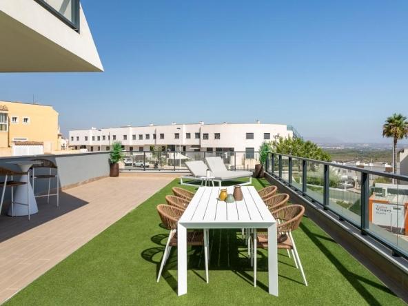 Luxury apartments in Gran Alacant with sea views and beach access